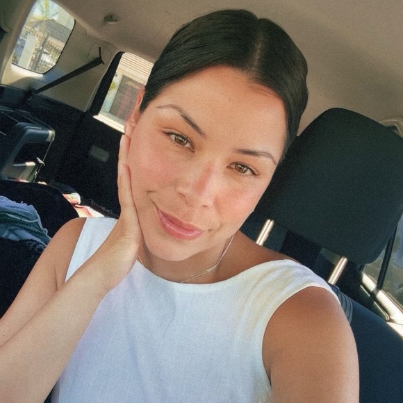 Meet your Posher, Liz - Picture 1 of 1